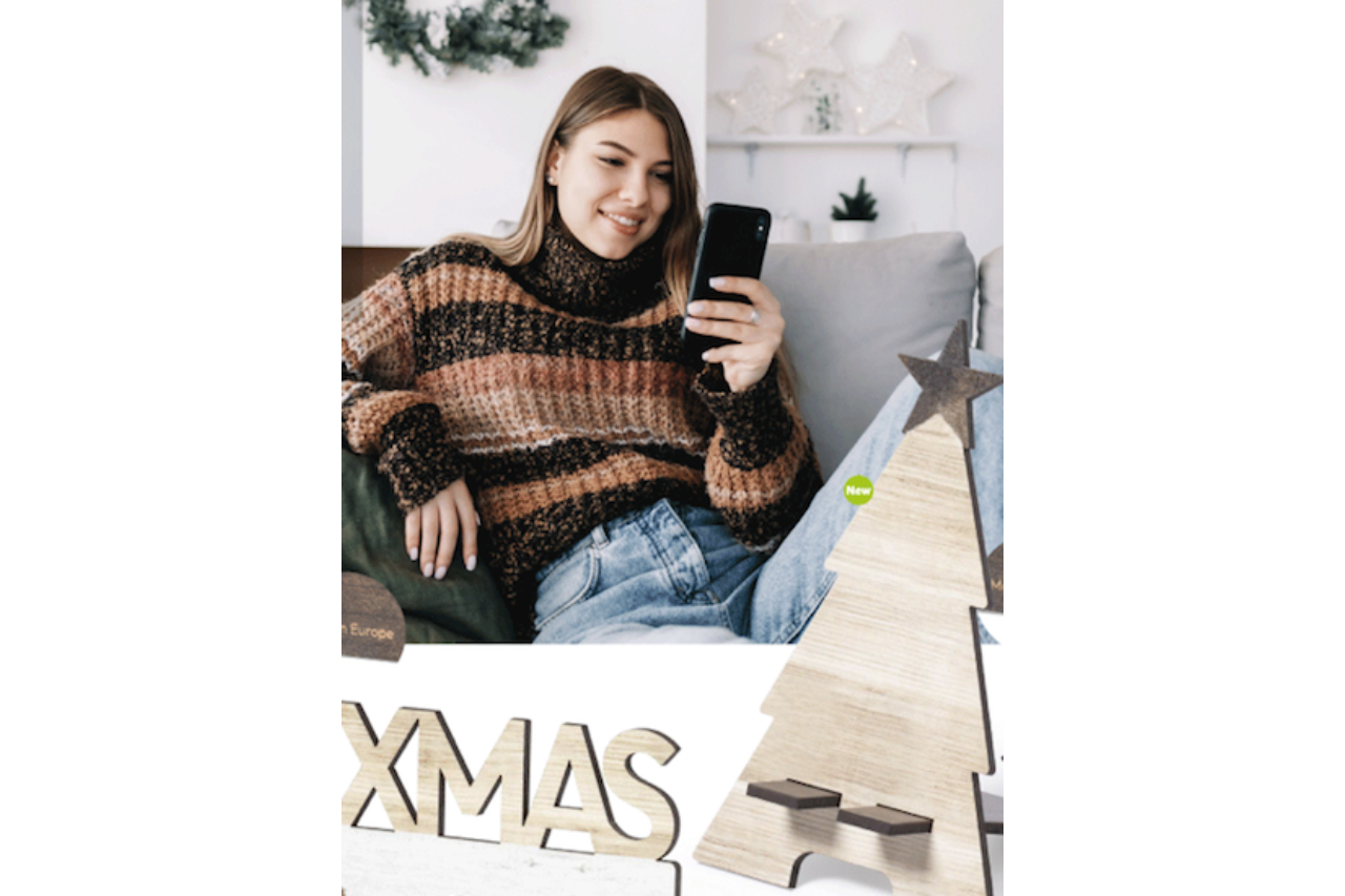 <p>The tablet or smartphone holder from Makito's new “Made in Europe” collection is a homage to Christmas </p>
